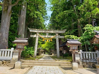 あしくら雄山神社